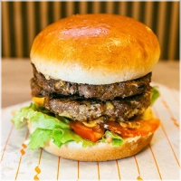 Double Beef Patty,Lettuce,Tomato,Pickles,Sauce