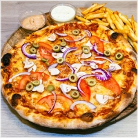 Tomato Sauce,Mozzarella,Assorted Seasonal Vegetabels