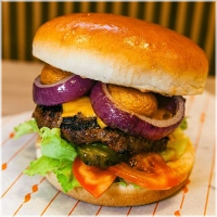 Beef Patty,Cheddar,Lettuce,Tomato,Grilled Onions,Sauteed Mushrooms,Sauce